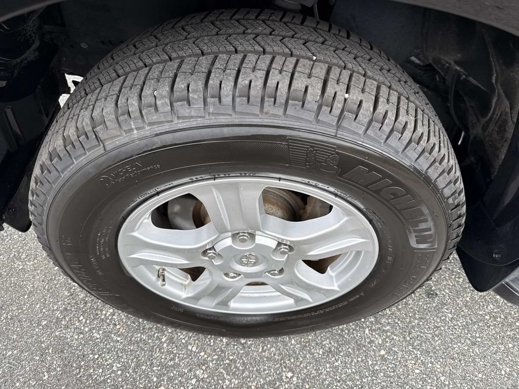 Used 2016 Toyota Sequoia SR5 AWD/4WD image 9