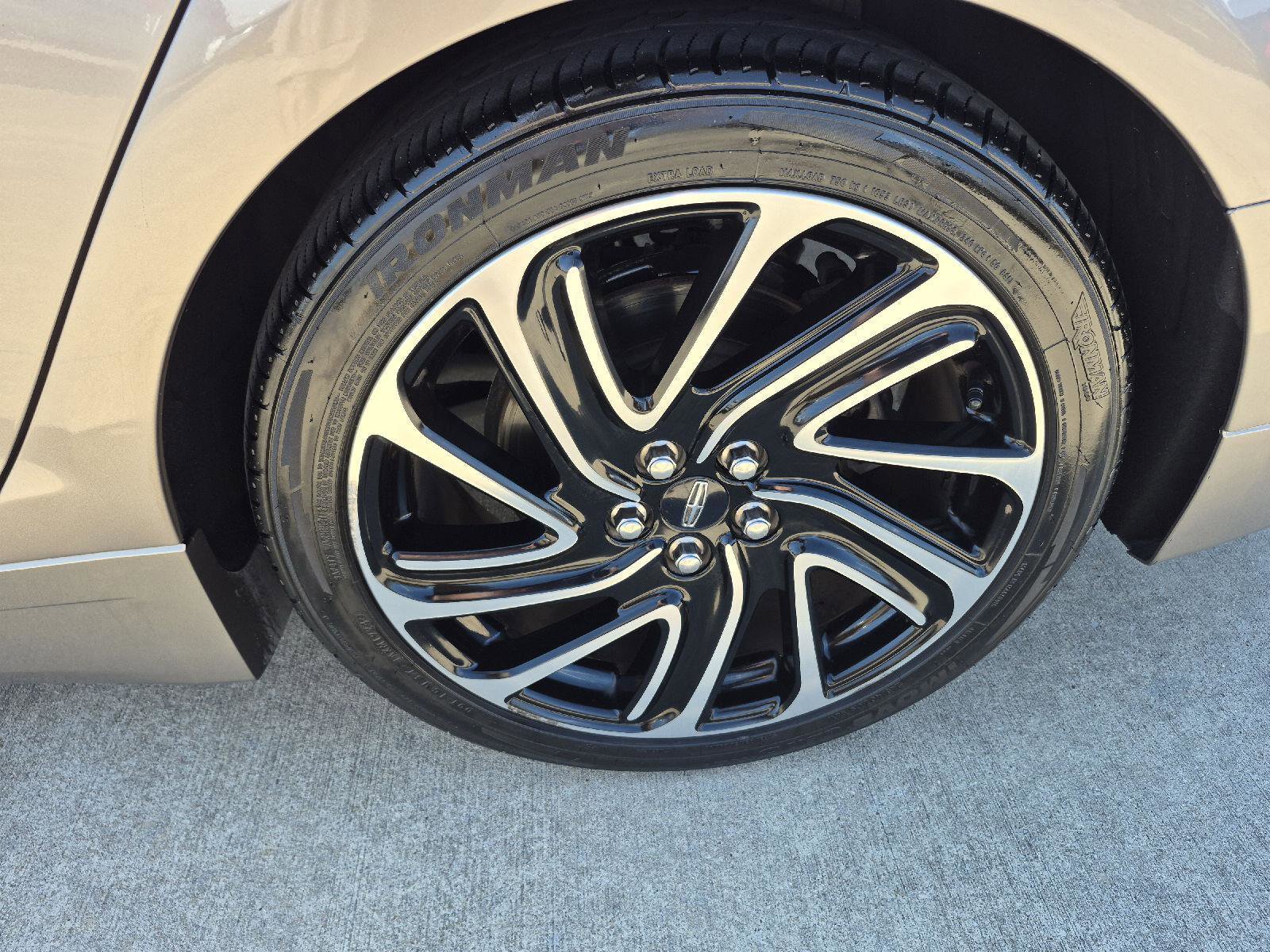 Used 2020 Lincoln MKZ Reserve w/ Elements Package image 30