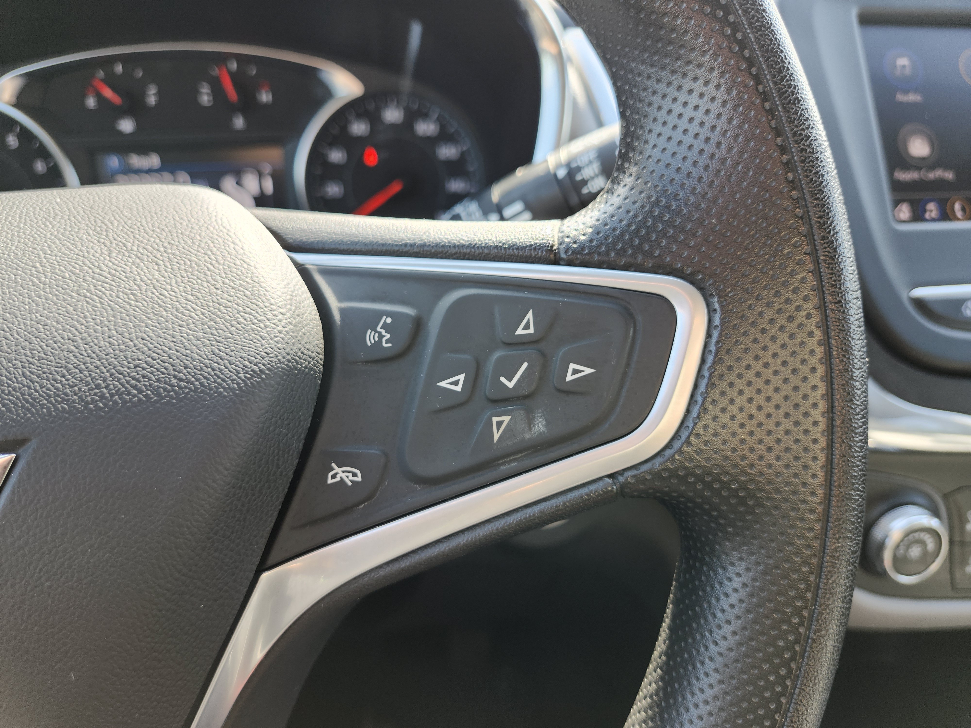 Used 2023 Chevrolet Equinox LT FWD image 30