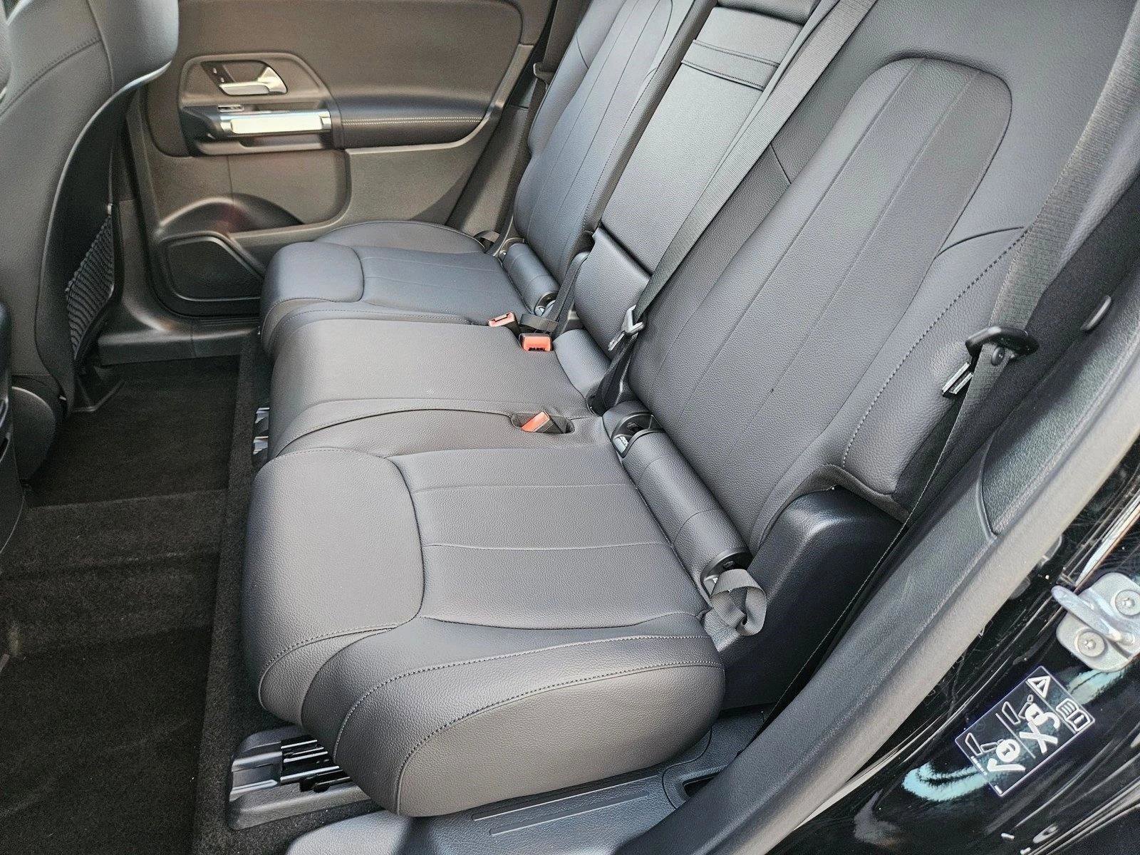 Used 2025 Mercedes-Benz GLB 250 image 17