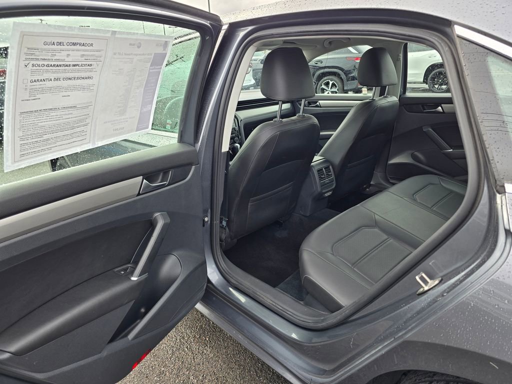 Used 2020 Volkswagen Passat 2.0T SE image 17