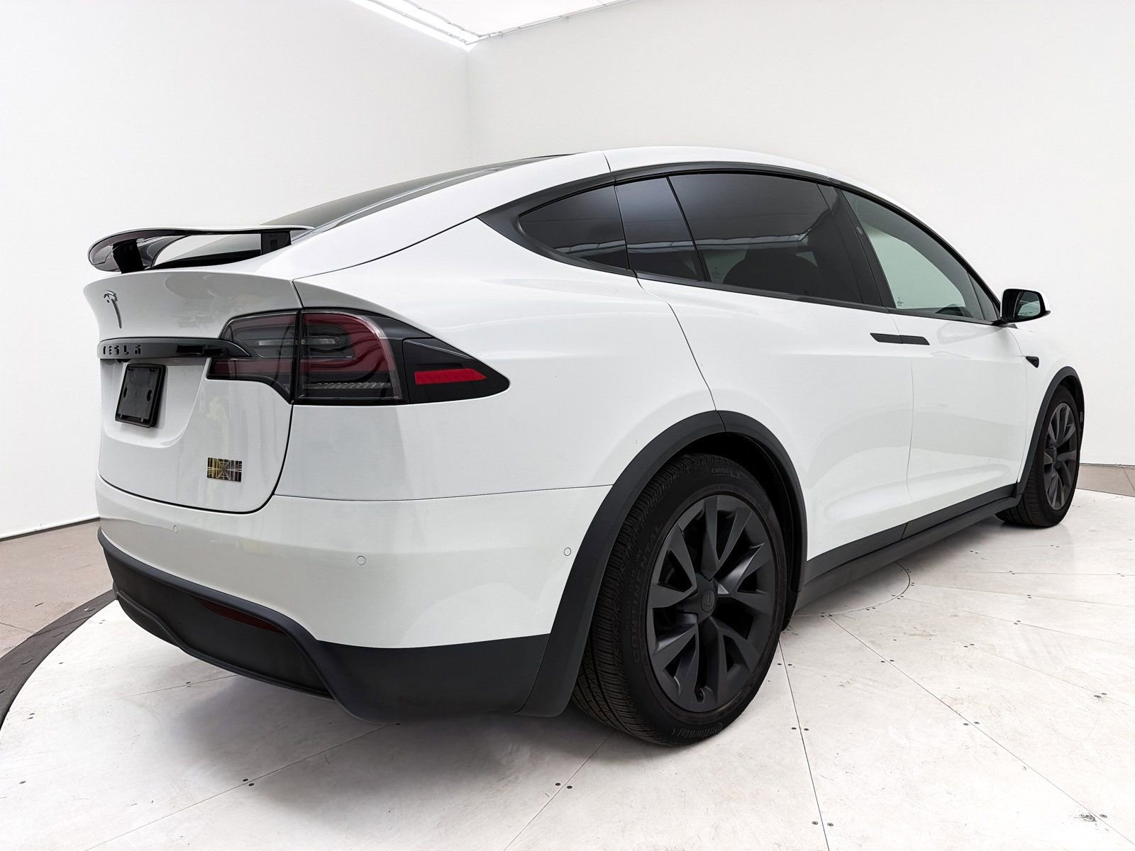 Used 2022 Tesla Model X Plaid image 18