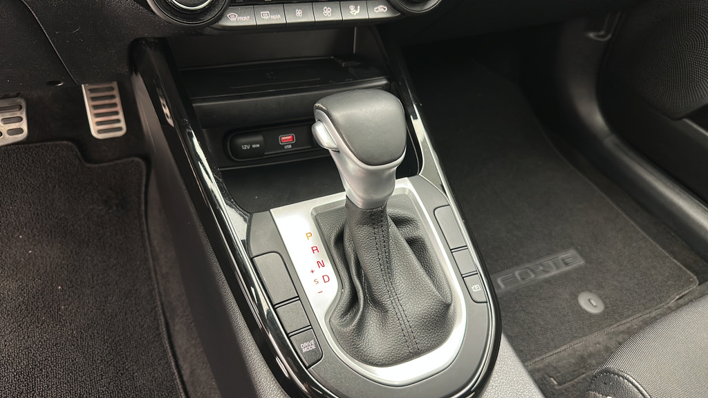 Used 2022 Kia Forte GT-Line w/ GT-Line Premium Package FWD image 19