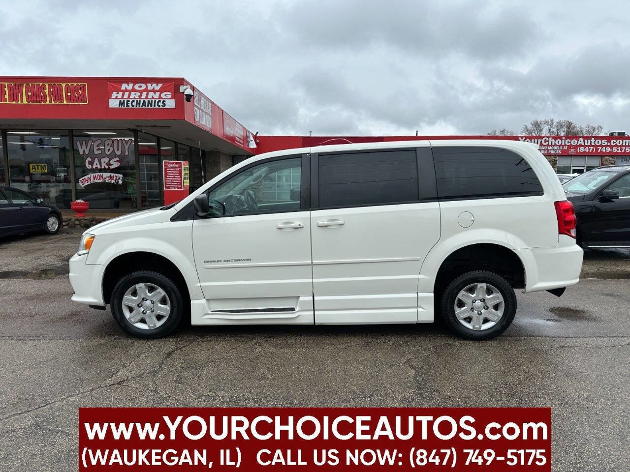 Used 2012 Dodge Grand Caravan SE image 3