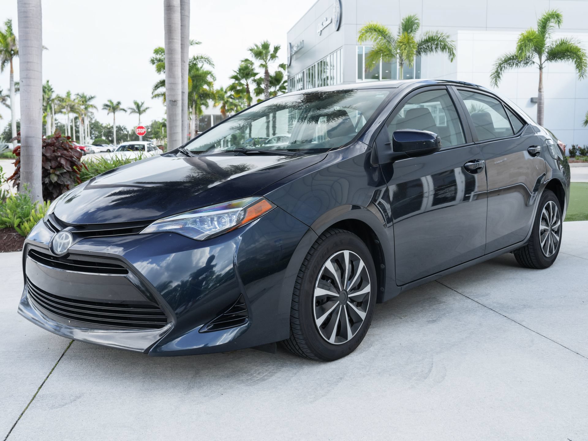 Used 2019 Toyota Corolla LE FWD image 6