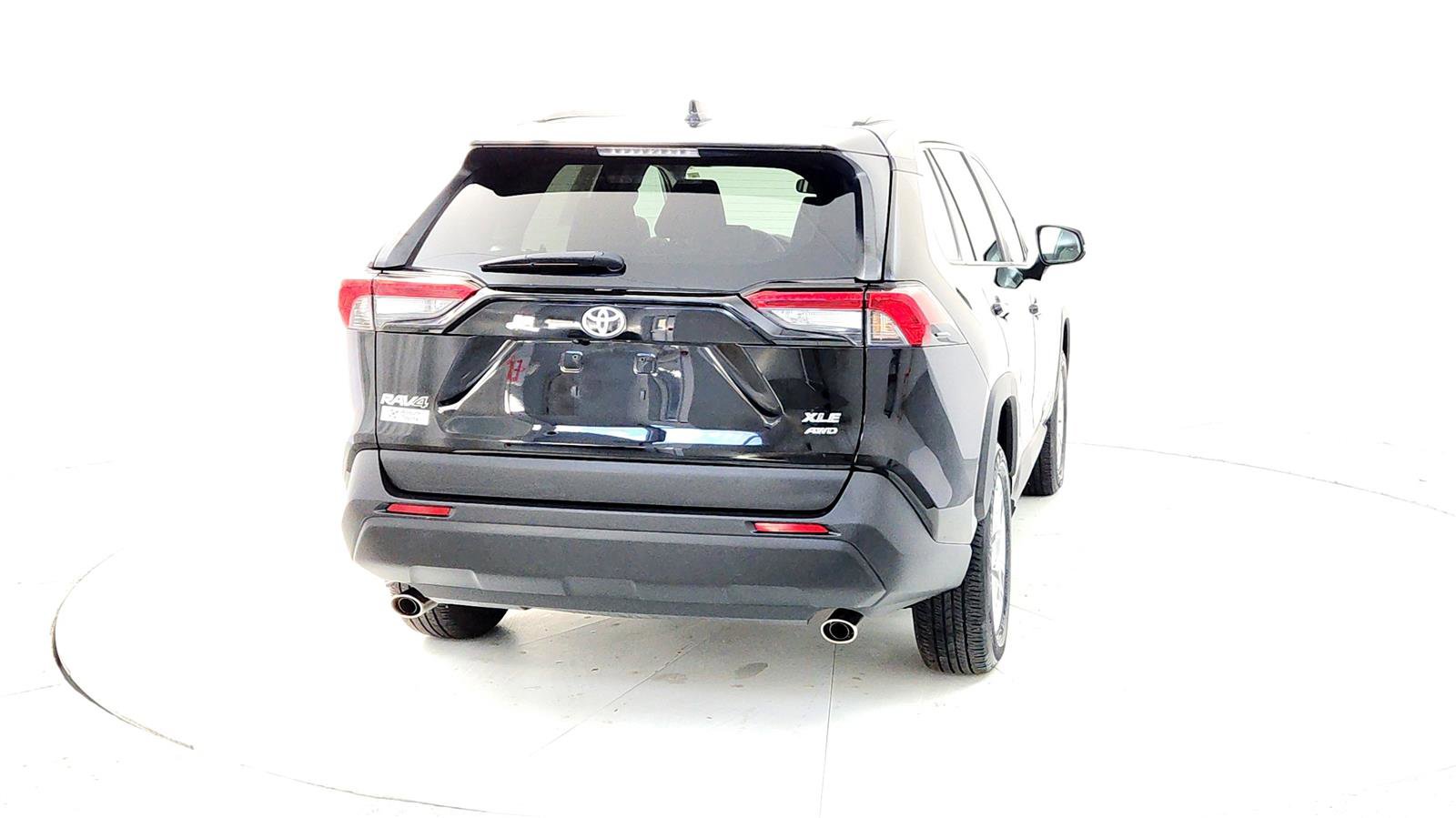 Used 2023 Toyota RAV4 XLE image 5