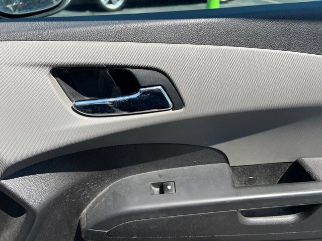 Used 2015 Chevrolet Sonic LT FWD image 27