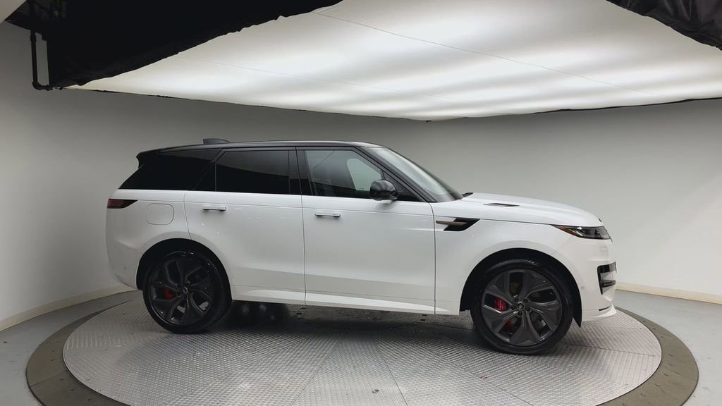 Certified 2024 Land Rover Range Rover Sport Dynamic SE image 9