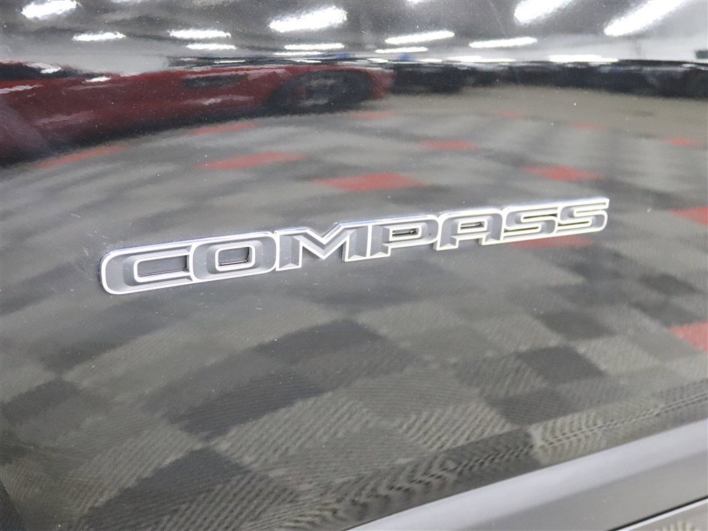 Used 2023 Jeep Compass Latitude w/ Convenience Group image 9