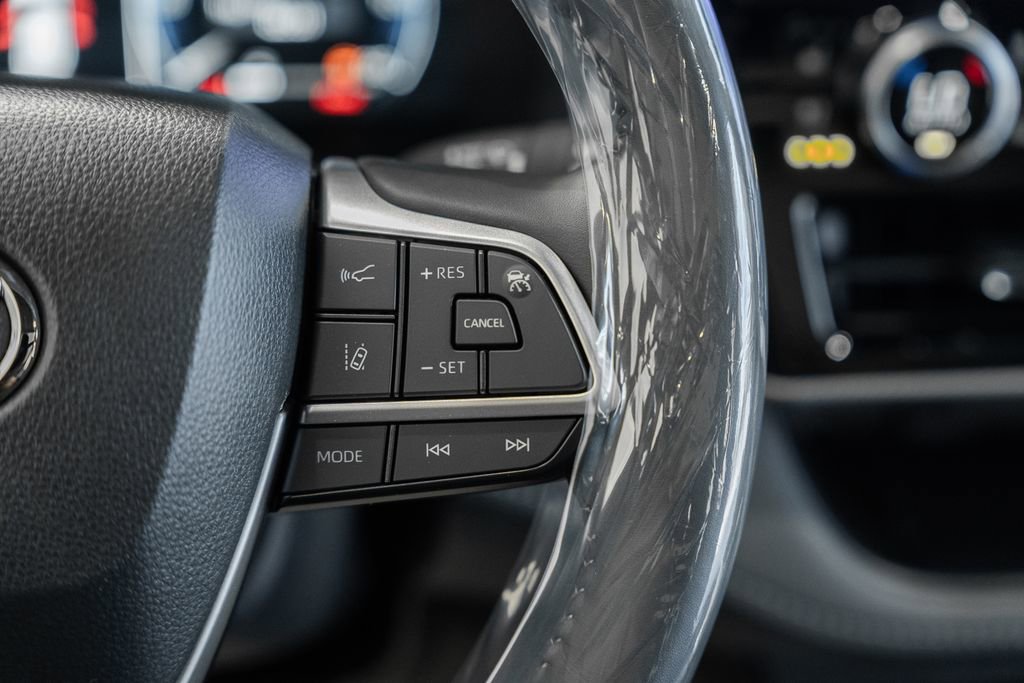 New 2026 Toyota Highlander Platinum image 30