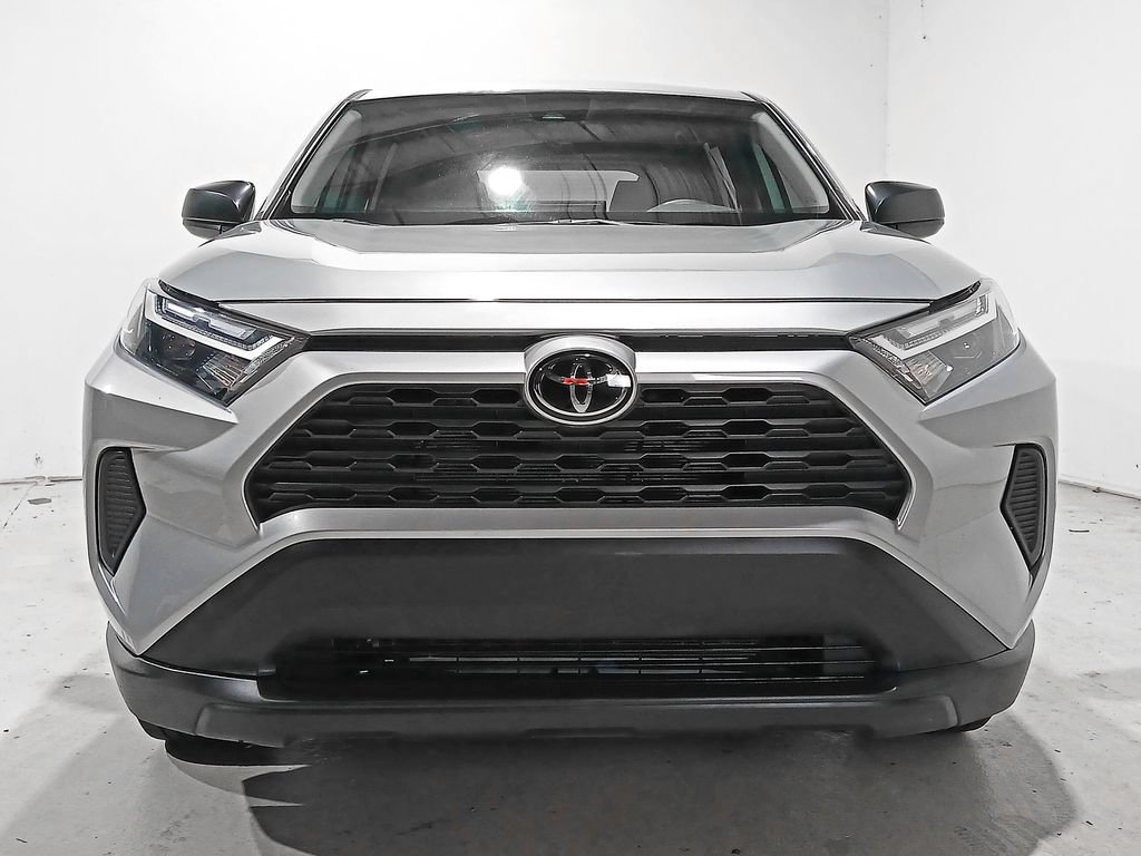 Used 2025 Toyota RAV4 LE AWD/4WD image 2