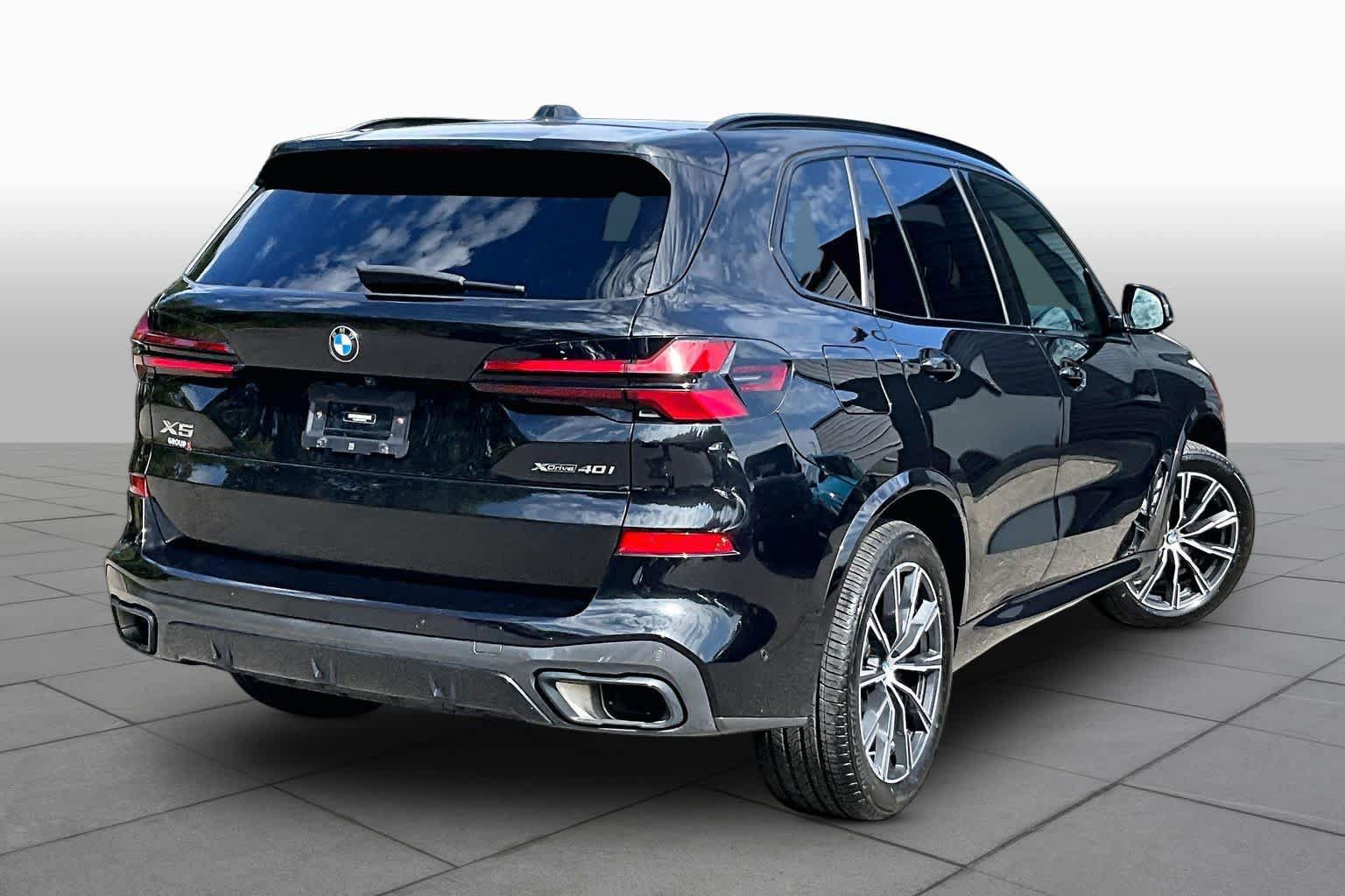 Used 2024 BMW X5 xDrive40i w/ M Sport Package AWD/4WD image 13