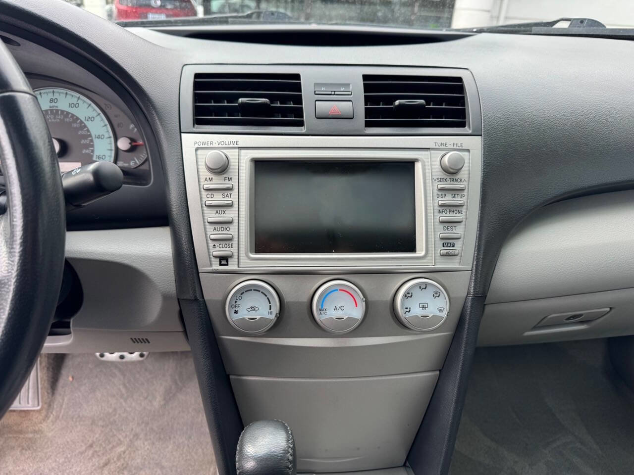 Used 2011 Toyota Camry SE w/ SE/XLE Extra-Value Pkg image 9