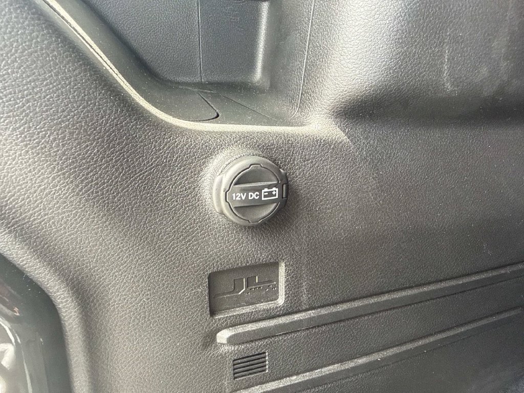 Used 2024 Jeep Wrangler Unlimited Rubicon 392 AWD/4WD image 12