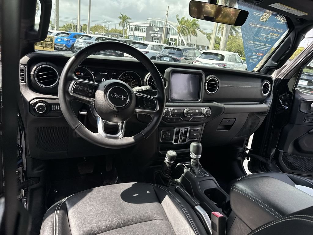 Used 2019 Jeep Wrangler Unlimited Sahara AWD/4WD image 31