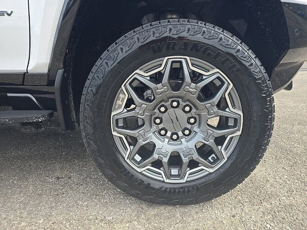 New 2025 GMC Hummer EV 3X image 13