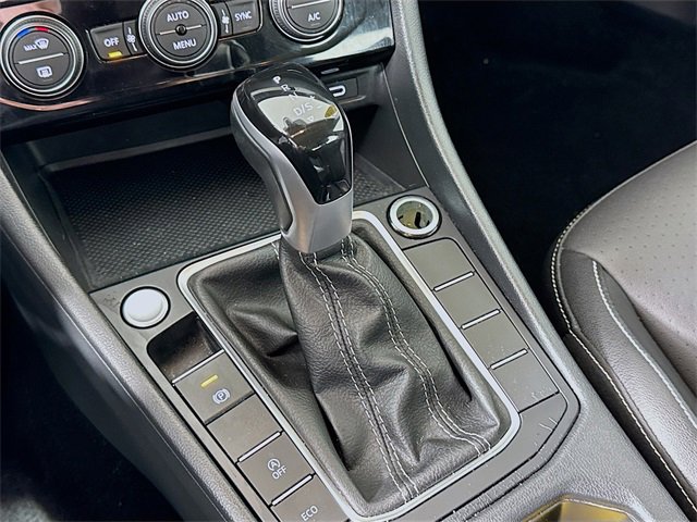 Used 2024 Volkswagen Jetta SE image 17