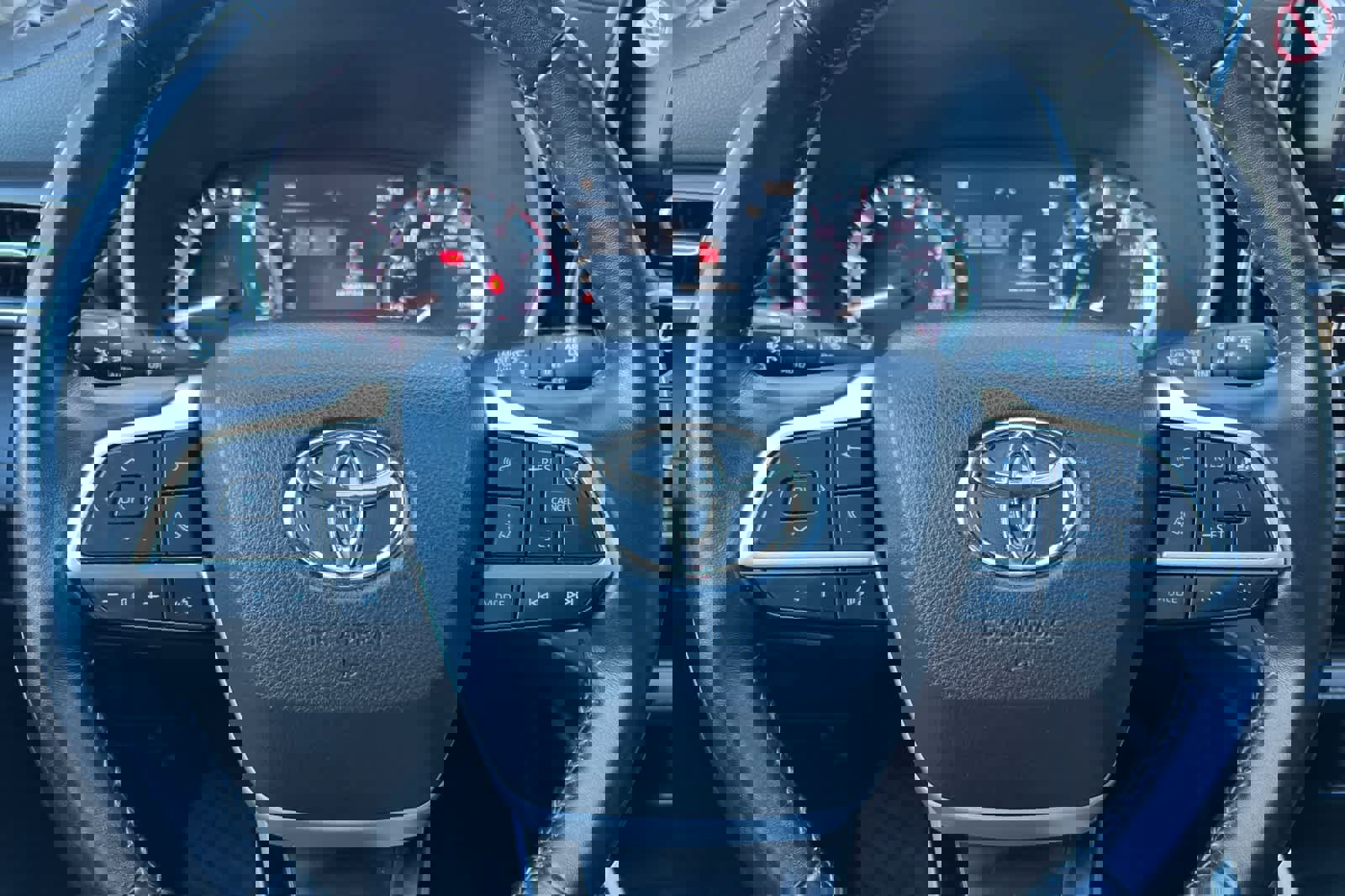 Used 2023 Toyota Highlander XLE image 26