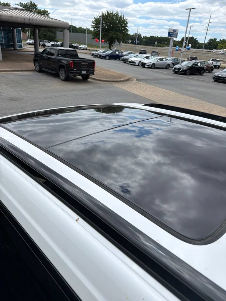 Used 2023 Cadillac XT6 Sport w/ LPO, ONYX Package AWD/4WD image 12