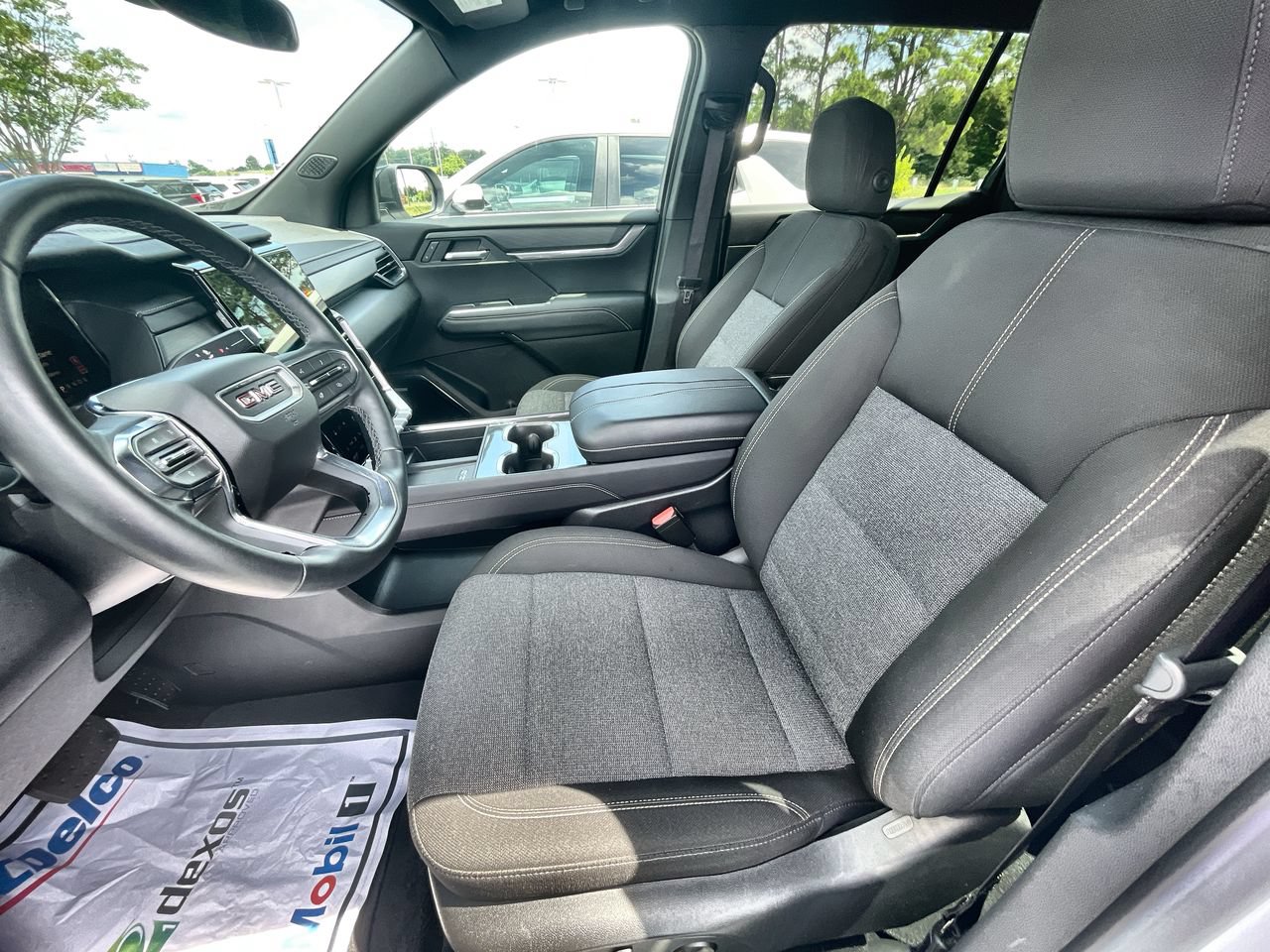 Used 2025 GMC Acadia Elevation FWD image 19