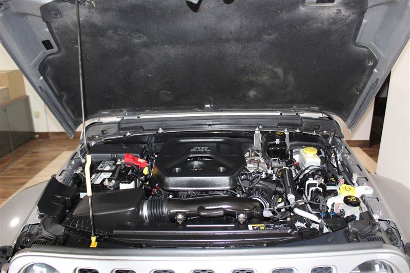 Used 2019 Jeep Wrangler Unlimited Sahara AWD/4WD image 14