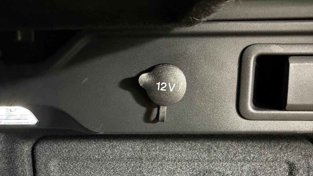 Used 2025 Jaguar F-PACE R-Dynamic S AWD/4WD image 11