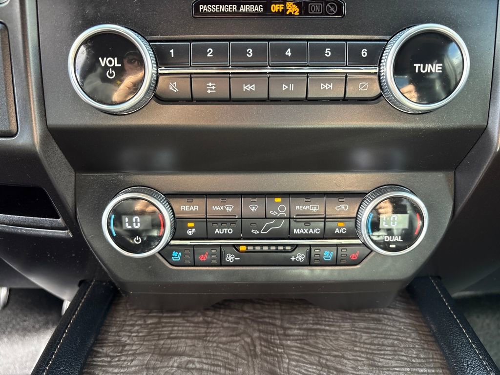 Used 2019 Ford Expedition Limited w/ Equipment Group 302A image 23