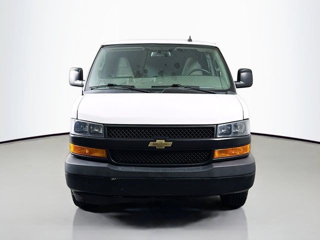 Used 2021 Chevrolet Express 2500 RWD image 2