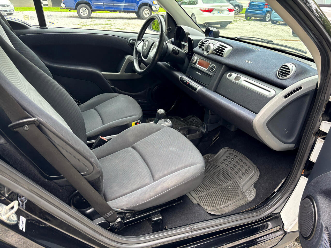 Used 2015 smart fortwo pure image 9