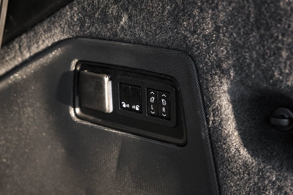 Used 2021 Cadillac Escalade Sport Platinum w/ LPO, Floor Liner Package image 73