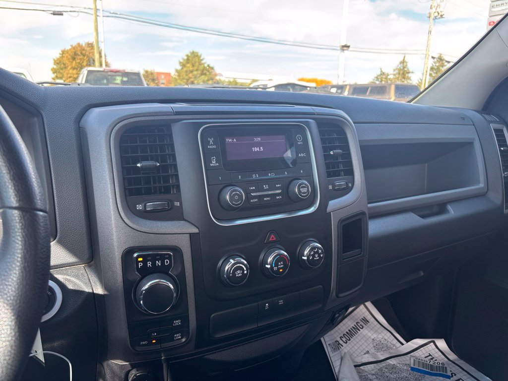 Used 2015 RAM 1500 Express AWD/4WD image 10
