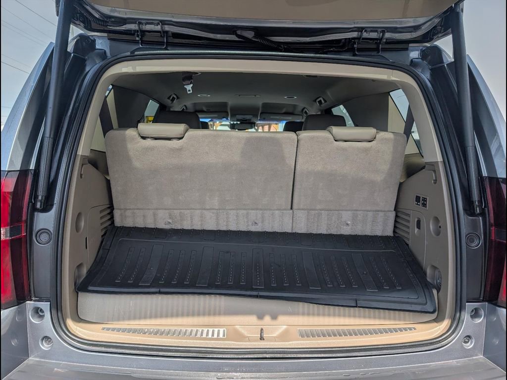 Used 2019 Chevrolet Tahoe LT w/ Luxury Package AWD/4WD image 21