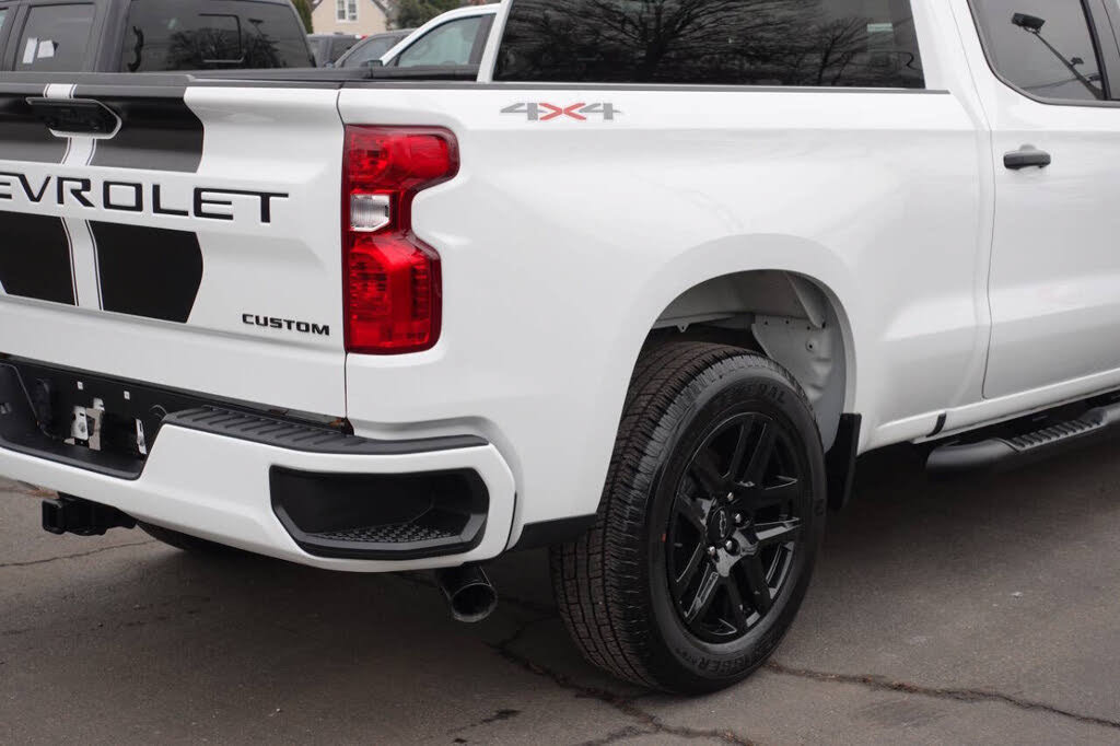 Used 2023 Chevrolet Silverado 1500 Custom w/ Rally Edition AWD/4WD image 11