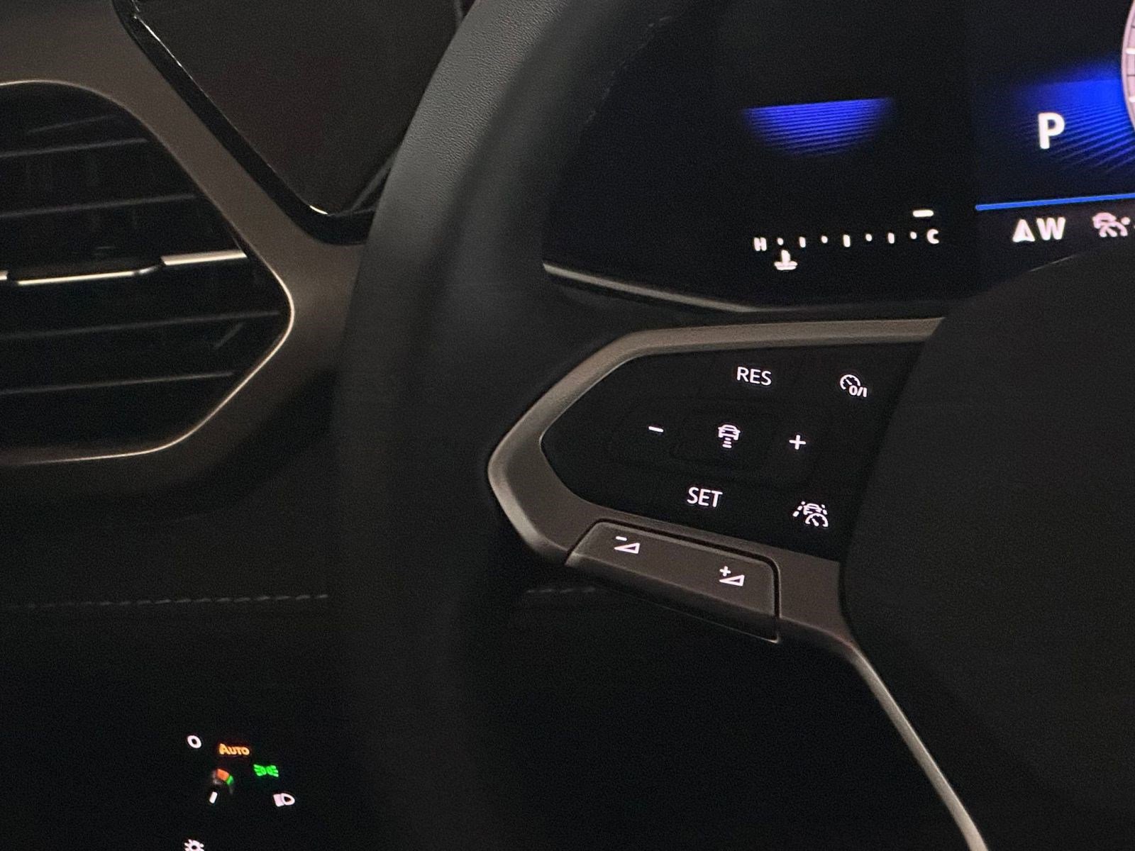 New 2026 Volkswagen Taos SE image 19