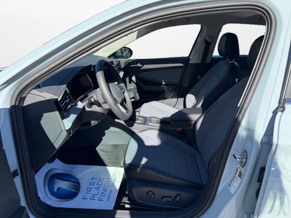 New 2026 Volkswagen Jetta SE image 9