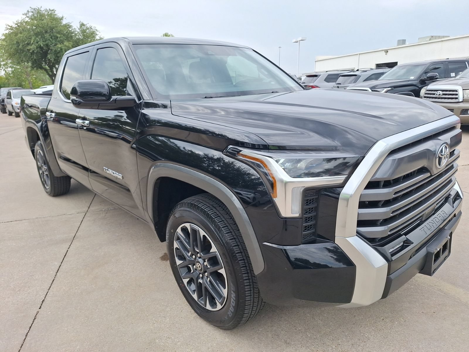 Used 2026 Toyota Tundra Limited AWD/4WD image 8