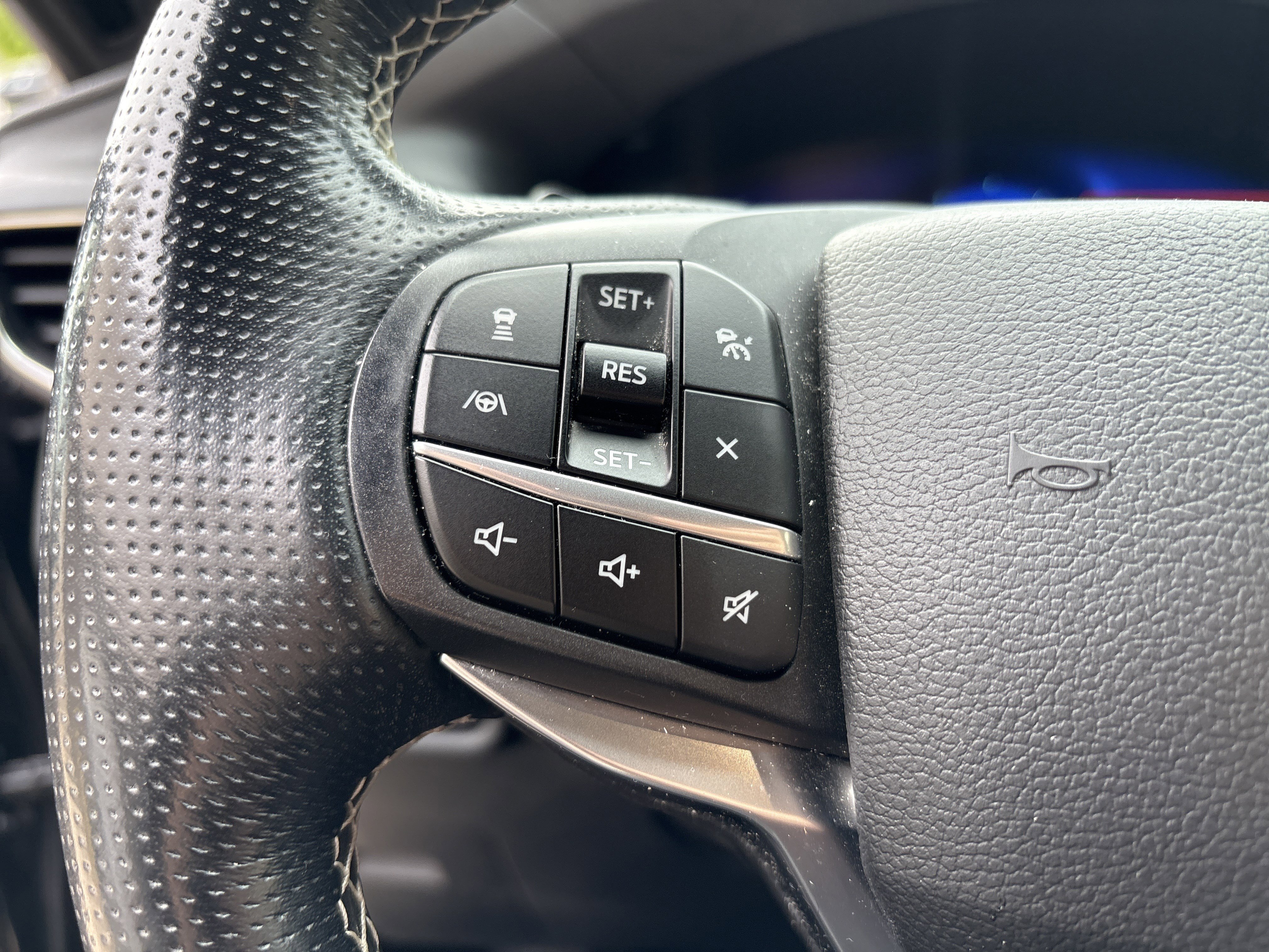 Used 2020 Ford Explorer ST w/ Premium Technology Package image 18