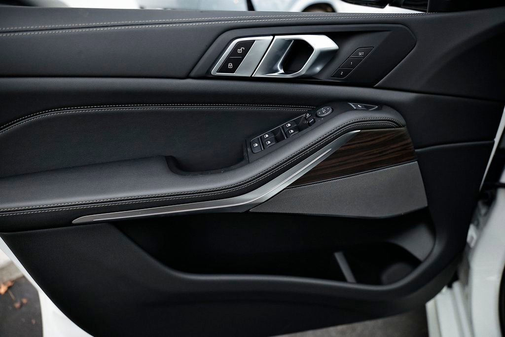 New 2026 BMW X5 xDrive40i w/ M Sport Package image 15