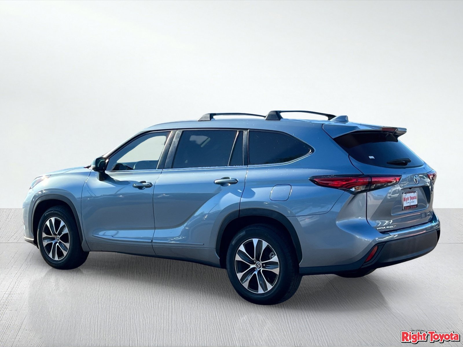 Used 2023 Toyota Highlander XLE FWD image 5