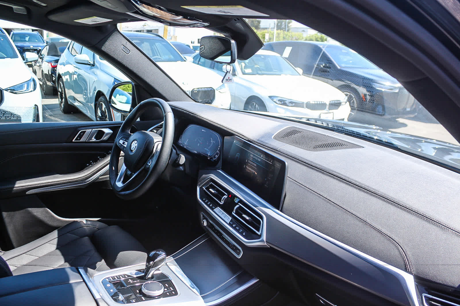 Used 2023 BMW X5 xDrive45e w/ Climate Comfort Package AWD/4WD image 15