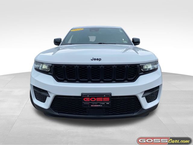 Certified 2024 Jeep Grand Cherokee Altitude image 2
