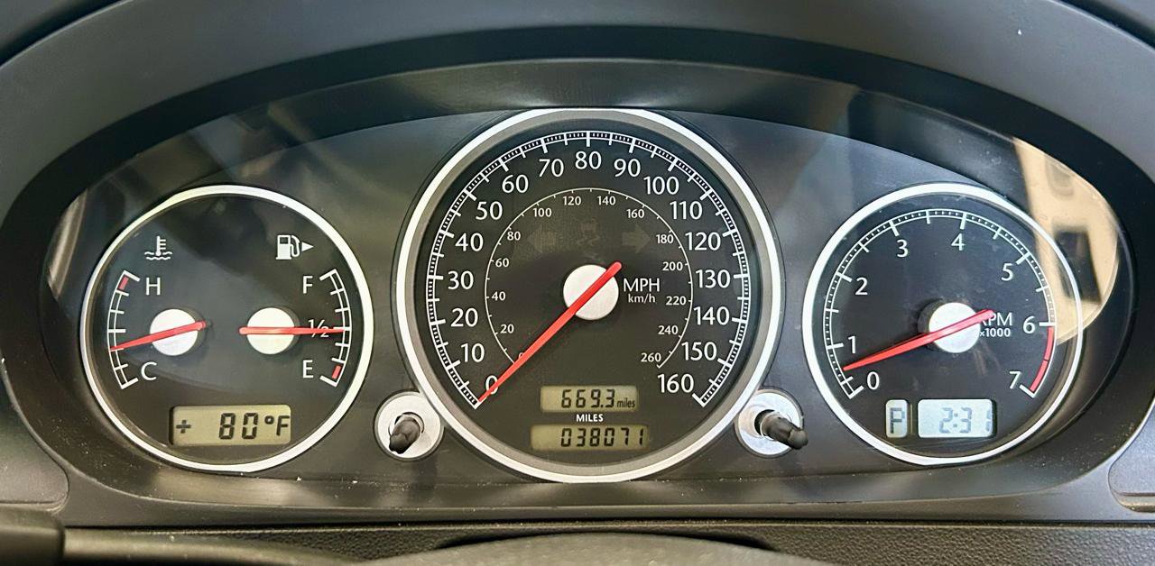 Used 2005 Chrysler Crossfire Limited image 22
