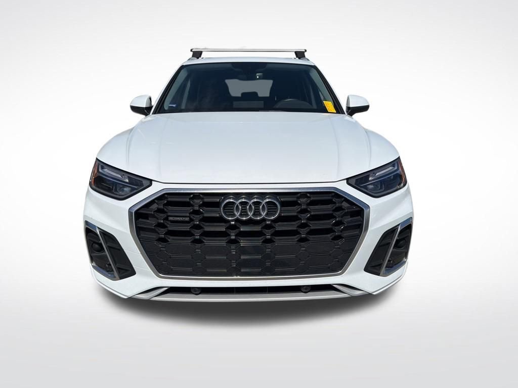 Used 2023 Audi Q5 2.0T Premium w/ Convenience Package image 2