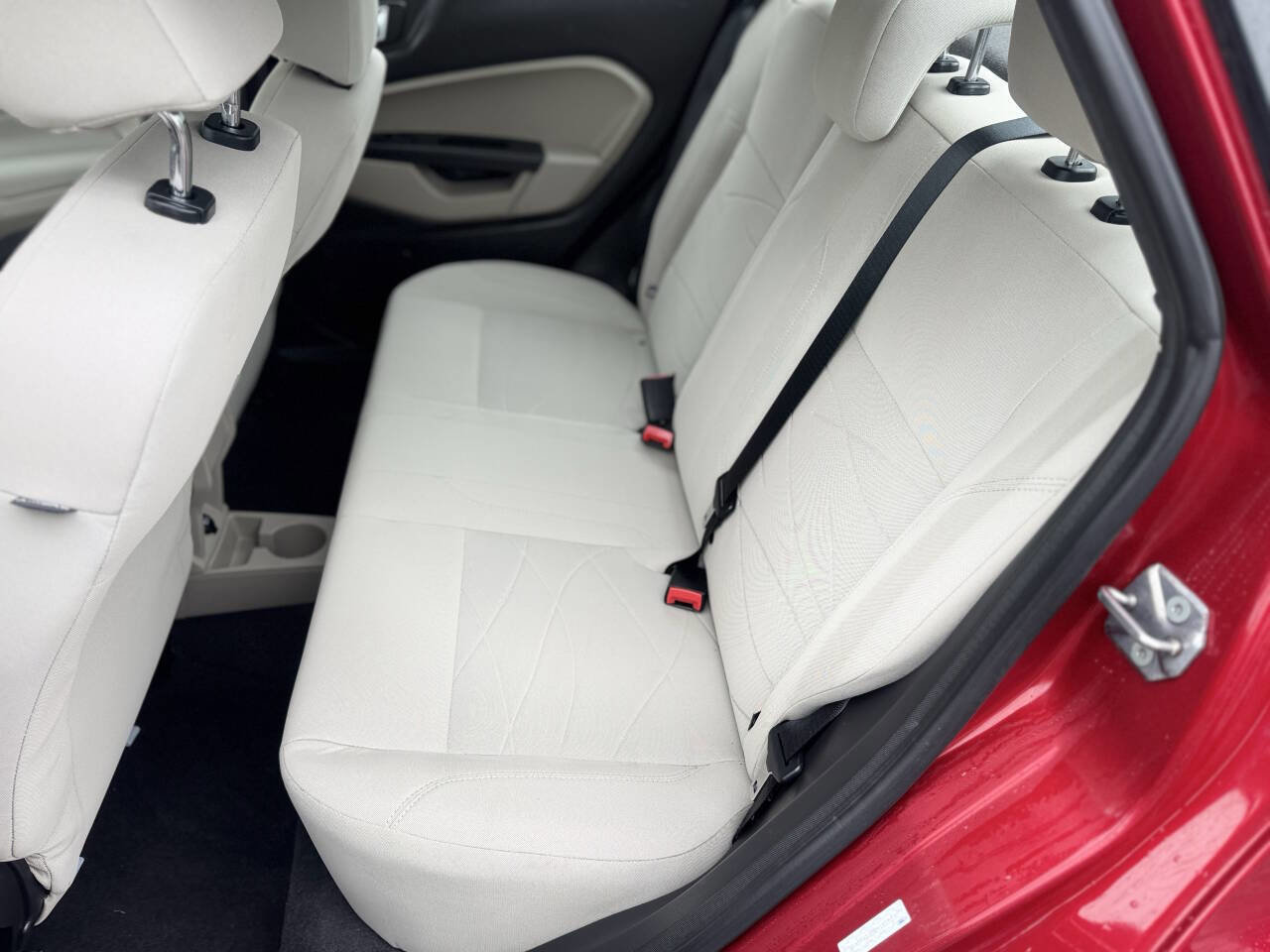 Used 2014 Ford Fiesta SE image 10