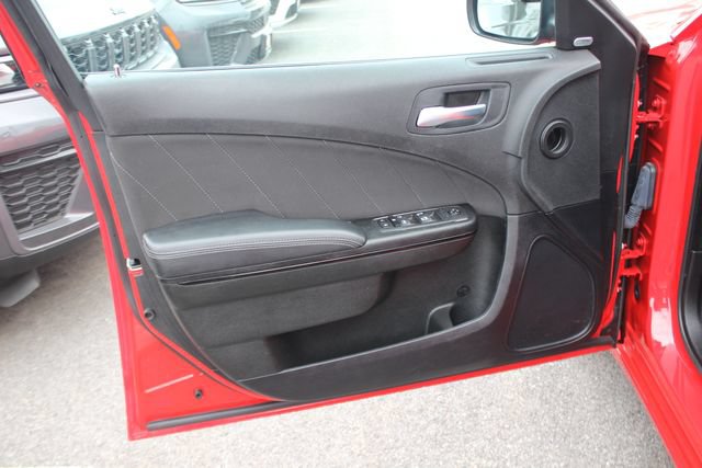 Used 2023 Dodge Charger SXT w/ Blacktop Package AWD/4WD image 19