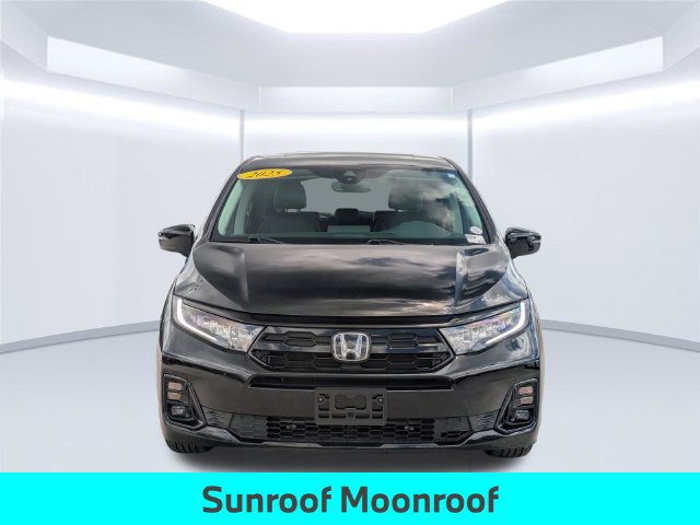 Used 2025 Honda Odyssey Elite image 11