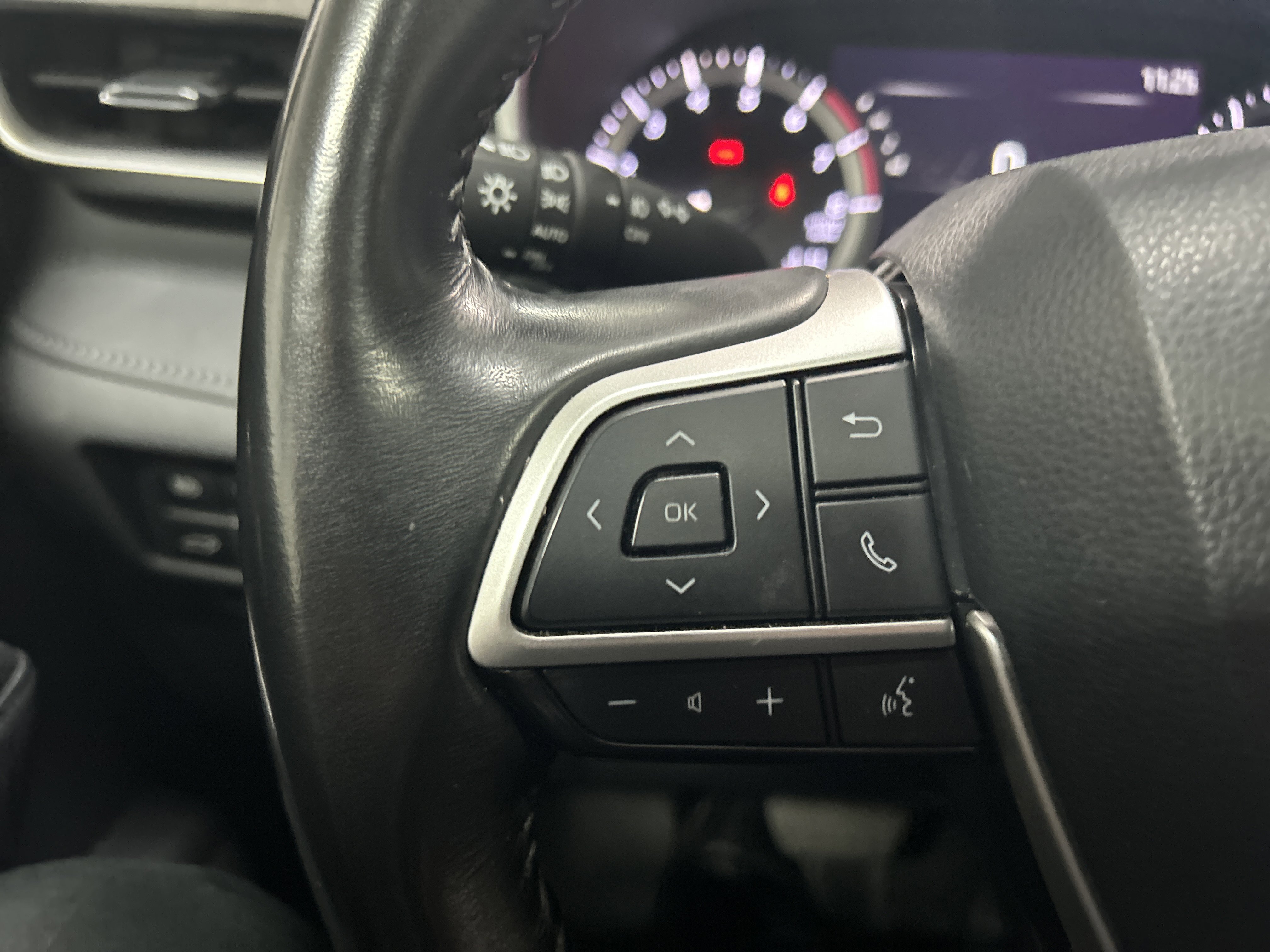 Used 2023 Toyota Highlander XLE image 17