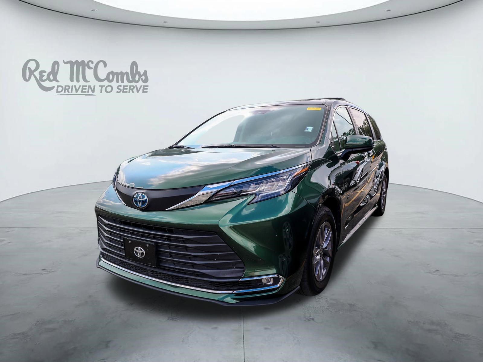 Used 2021 Toyota Sienna XLE FWD image 1