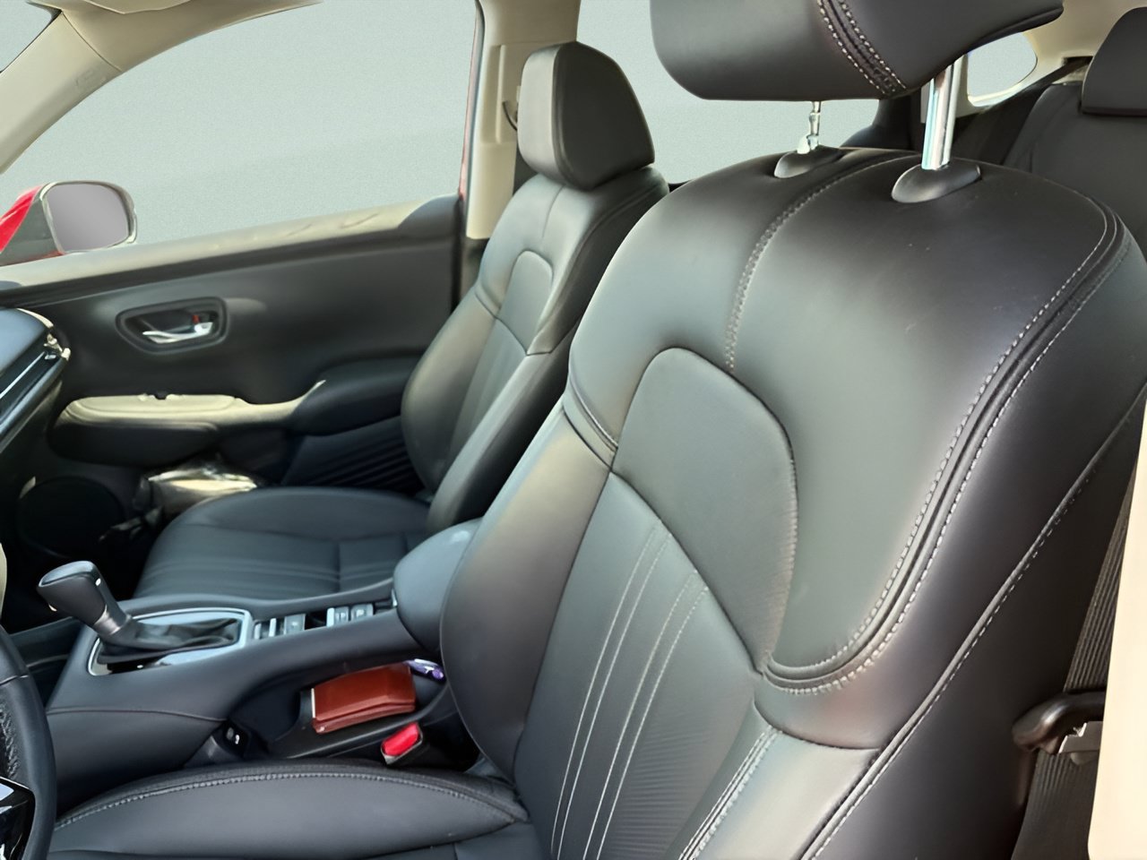 Used 2025 Honda HR-V EX-L image 14