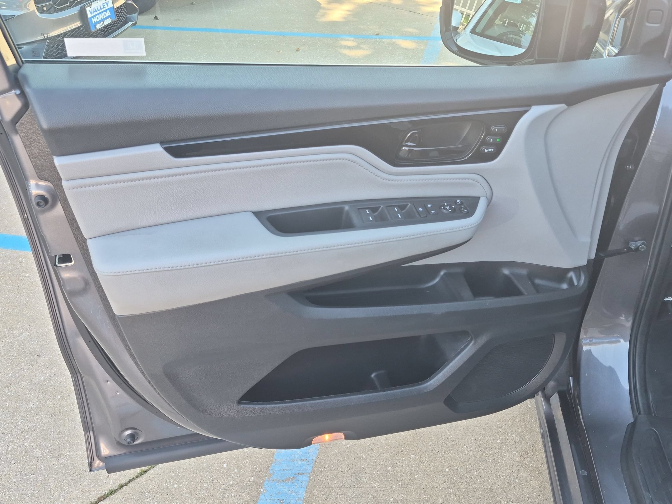 Used 2019 Honda Odyssey Elite image 12
